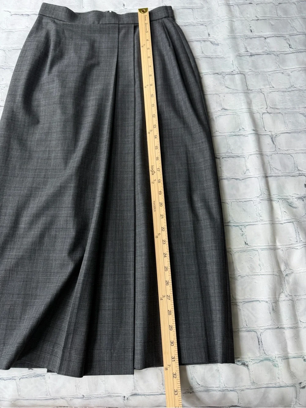 ✅ Uniqlo Gray Pleated Midi Skirt size S waist 26-27 in
